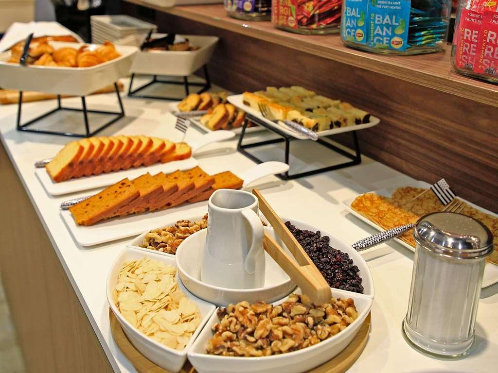 Ibis Styles Saint Malo Centre Historique Hotel Restaurant photo