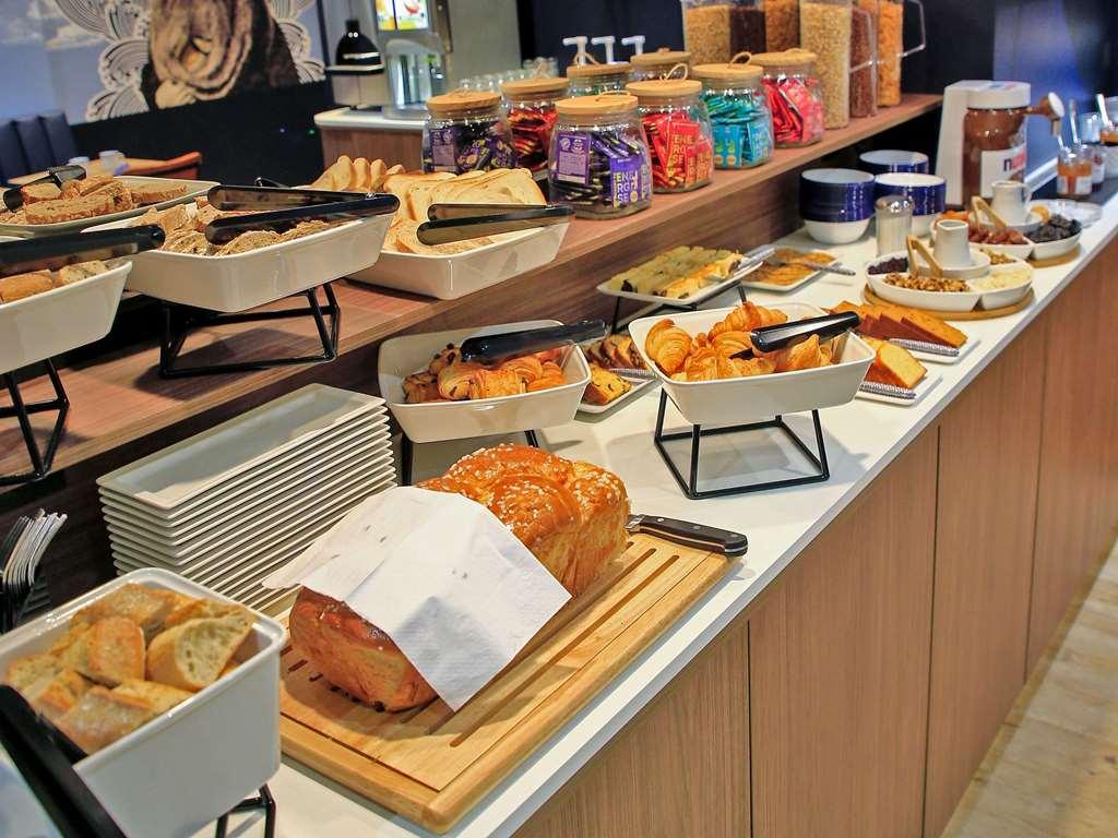 Ibis Styles Saint Malo Centre Historique Hotel Restaurant photo